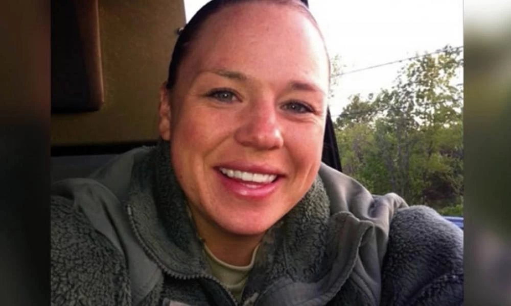 «Ήθελαν το κορμί της και πήραν την ψυχή της»: Αμερικανίδα στρατιώτης αυτοκτόνησε μετά από ομαδικό βιασμό